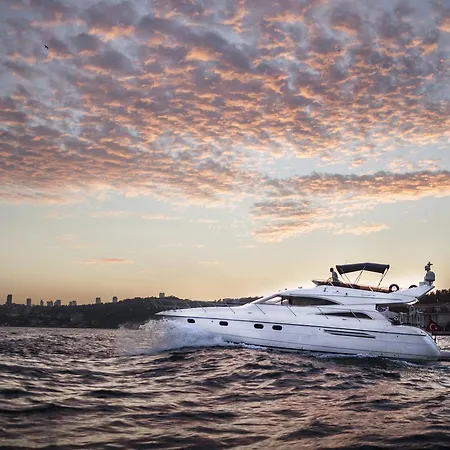 Bosphorus Hermes 船上ホテル *