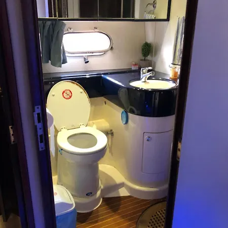船上ホテル Bosphorus Hermes イスタンブール
