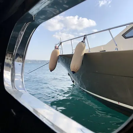 Bosphorus Hermes Botel *