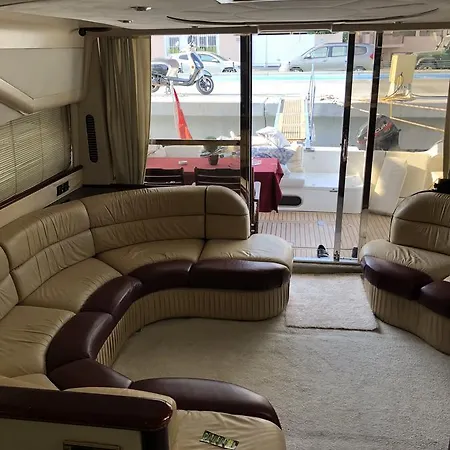 Bosphorus Hermes イスタンブール